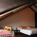 여관 Casa Tesera